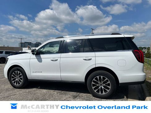 Used 2025 Ford Expedition Platinum AWD/4WD image 5