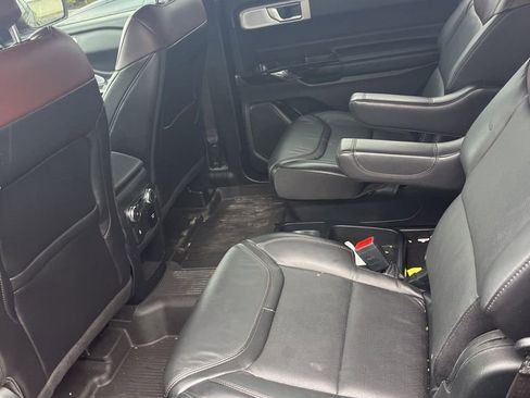 Used 2021 Ford Explorer Platinum w/ Equipment Group 601A image 9