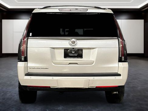 Used 2015 Cadillac Escalade Luxury AWD/4WD image 5