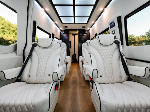 Used 2023 Mercedes-Benz Sprinter 3500 image 65