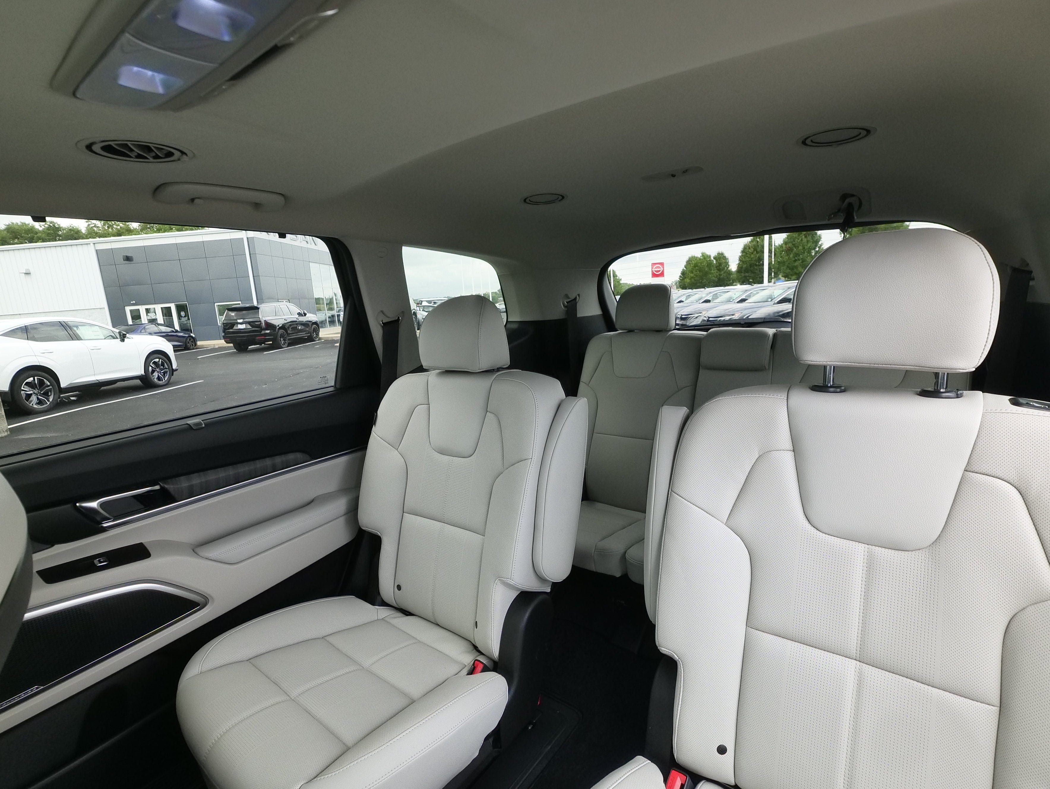 Used 2024 Kia Telluride EX w/ EX Captain's Chair Package AWD/4WD image 26