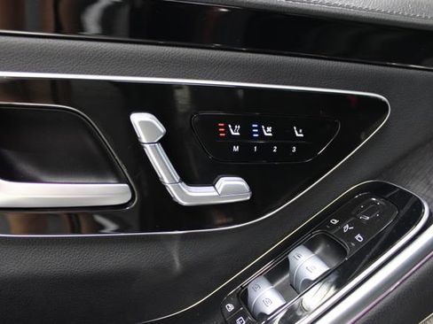 Used 2022 Mercedes-Benz S 500 4MATIC w/ AMG Line Package image 18