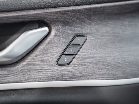 Certified 2024 Jeep Grand Cherokee L Limited w/ Luxury Tech Group II image 42