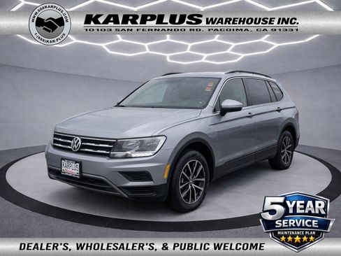 Used 2020 Volkswagen Tiguan SE image 1