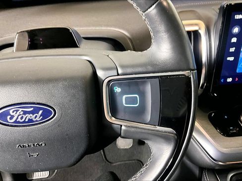 Certified 2025 Ford Expedition Platinum AWD/4WD image 15