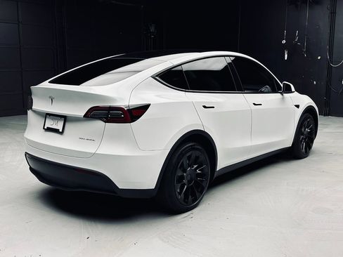 Used 2023 Tesla Model Y Long Range AWD/4WD image 7