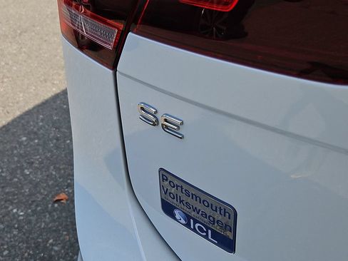 Certified 2024 Volkswagen Tiguan SE R-Line AWD/4WD image 12
