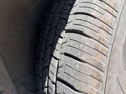 Used 2018 Toyota RAV4 XLE image 16