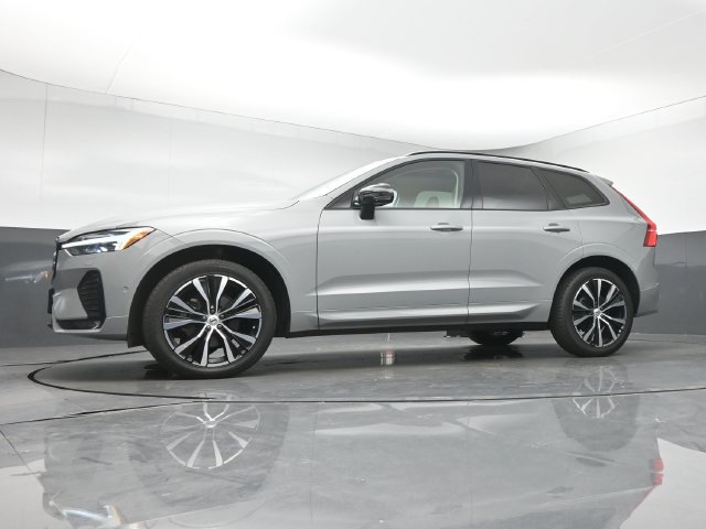 Used 2024 Volvo XC60 B5 Plus w/ Climate Package AWD/4WD image 13