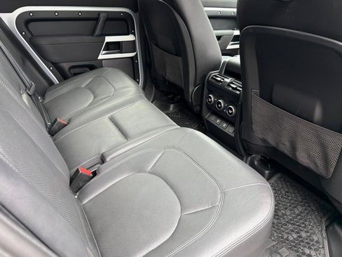 Used 2023 Land Rover Defender 110 SE AWD/4WD image 32