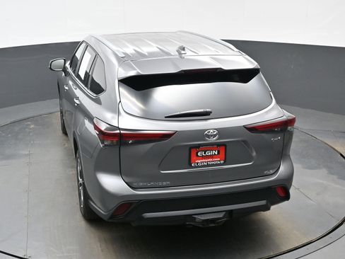 Used 2025 Toyota Highlander XLE image 41