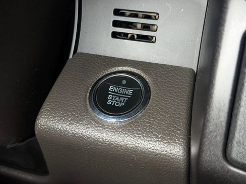 Used 2018 Ford Expedition Limited w/ Equipment Group 301A AWD/4WD image 39