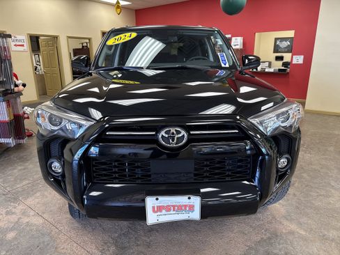 Used 2024 Toyota 4Runner SR5 image 2