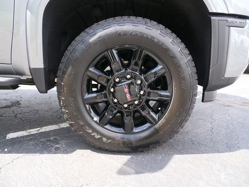 New 2025 GMC Sierra 2500 AT4 w/ AT4 Premium Plus Package image 11