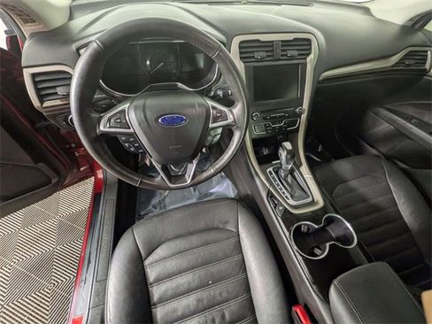 Used 2016 Ford Fusion SE w/ Equipment Group 202A image 11