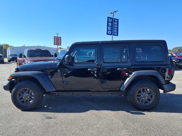 Used 2024 Jeep Wrangler Unlimited Sport AWD/4WD image 4