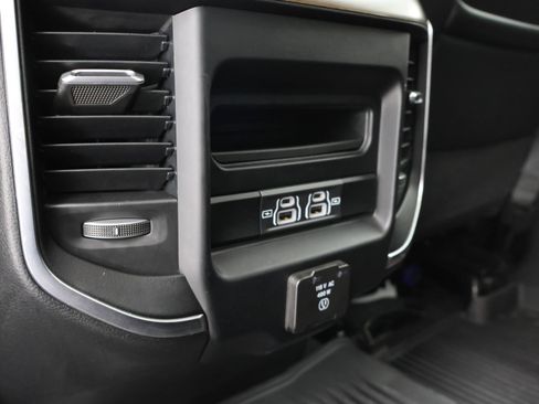 Used 2024 RAM 2500 Laramie AWD/4WD image 36