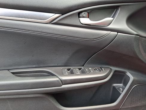 Used 2018 Honda Civic EX-L image 12