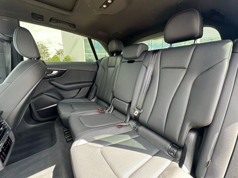 Certified 2025 Audi Q8 Premium Plus w/ Premium Plus Package AWD/4WD image 21