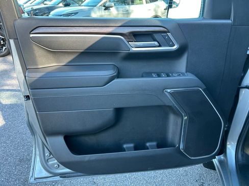 Used 2025 Chevrolet Silverado 1500 LT image 13