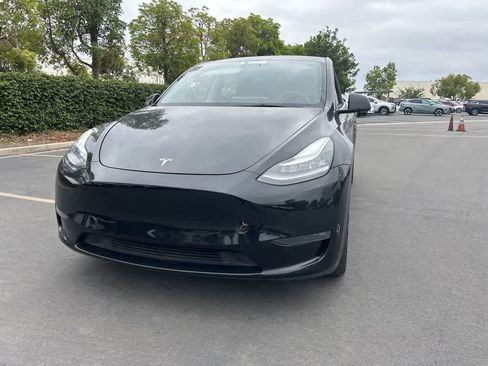 Used 2023 Tesla Model Y Long Range AWD/4WD image 5