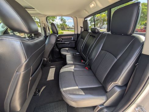Used 2018 RAM 1500 Laramie w/ Convenience Group AWD/4WD image 14
