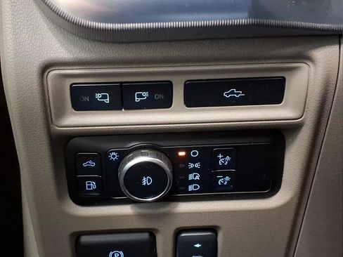 Certified 2024 Ford F150 Platinum w/ Equipment Group 703A Plus AWD/4WD image 18