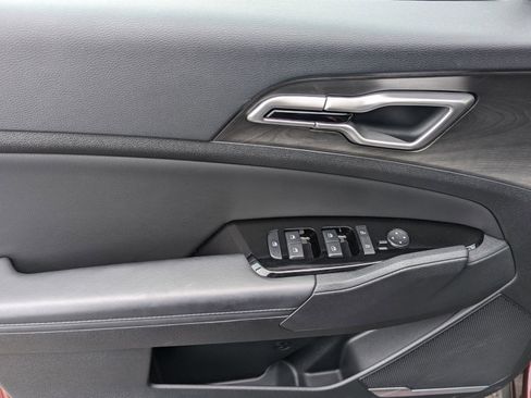 Used 2025 Kia Sportage X-Line w/ Premium Package image 12