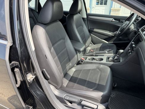 Used 2015 Volkswagen Passat TDI SE FWD image 18