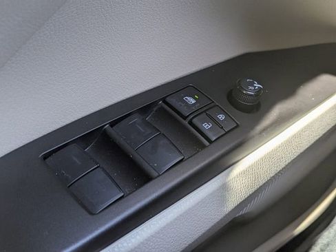 Used 2023 Toyota Camry LE image 22