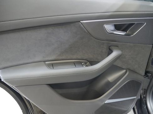 New 2025 Audi RS Q8 performance image 21