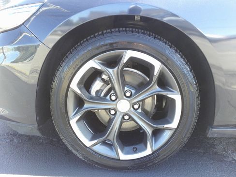 Used 2022 Chevrolet Malibu LT image 13