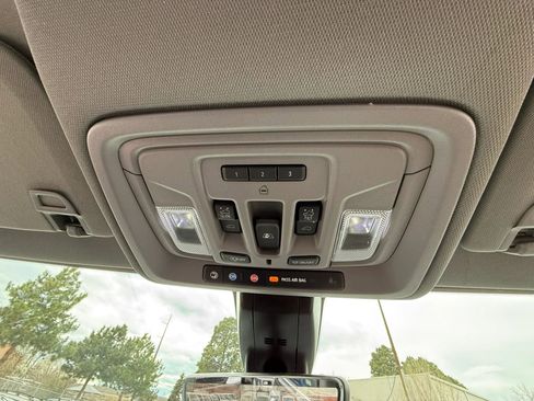 Used 2022 GMC Sierra 2500 Denali w/ Denali Black Diamond Edition image 45