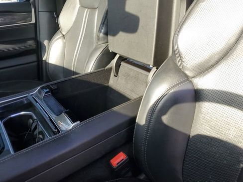 Used 2023 Jeep Wagoneer Base w/ Convenience Group I image 16