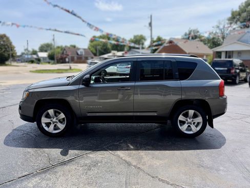 Used 2011 Jeep Compass Sport FWD image 5