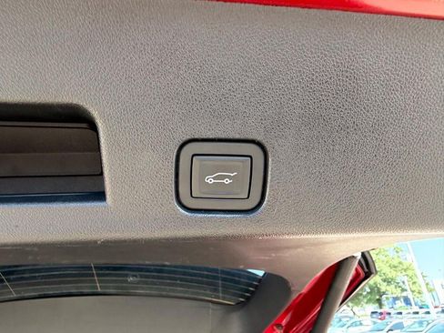 Used 2025 Buick Enclave Preferred AWD/4WD image 5