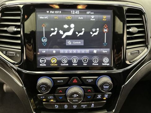 Used 2020 Jeep Grand Cherokee Limited AWD/4WD image 19