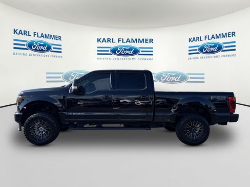 Certified 2022 Ford F250 Lariat w/ Black Appearance Package image 5