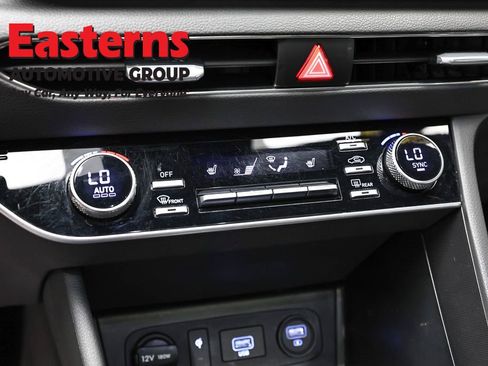 Used 2023 Hyundai Sonata SEL Plus w/ Preferred Accessory Package FWD image 19