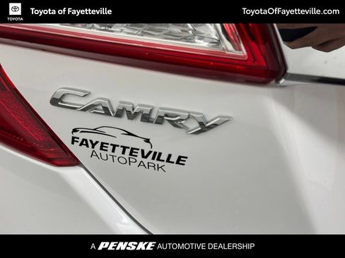 Used 2012 Toyota Camry XLE w/ Leather Pkg FWD image 20