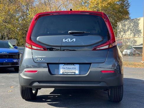 Certified 2022 Kia Soul LX w/ Technology Package image 4