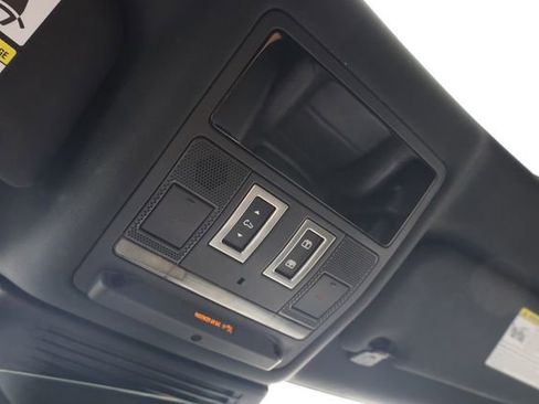 Used 2024 Jaguar F-PACE R-Dynamic S image 21