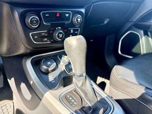 Used 2019 Jeep Compass Latitude w/ Popular Equipment Group AWD/4WD image 19