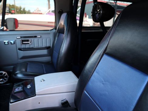 Used 1988 GMC Jimmy 4WD image 6