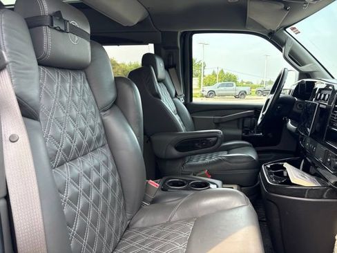 Used 2023 Chevrolet Express 2500 RWD image 11