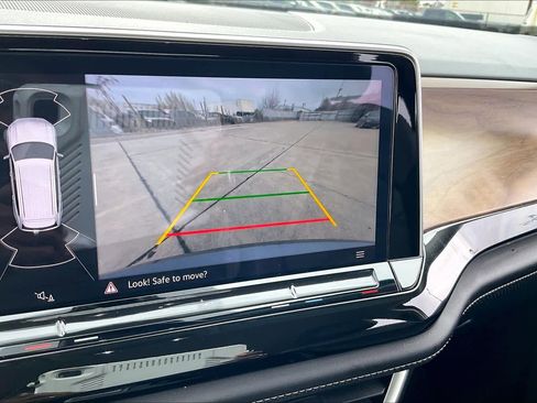 Used 2025 Volkswagen Atlas SE image 48