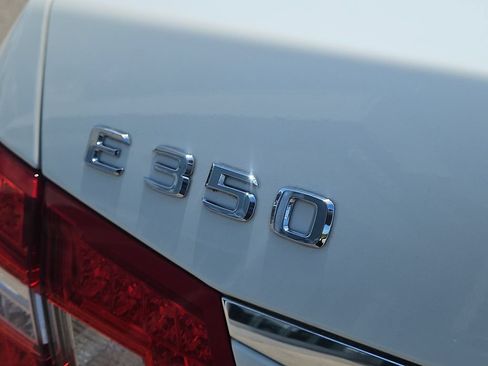 Used 2010 Mercedes-Benz E 350 4MATIC Sedan image 6