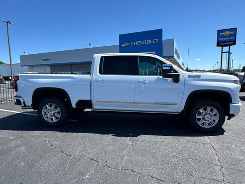 New 2026 Chevrolet Silverado 2500 High Country w/ High Country Premium Package AWD/4WD image 5