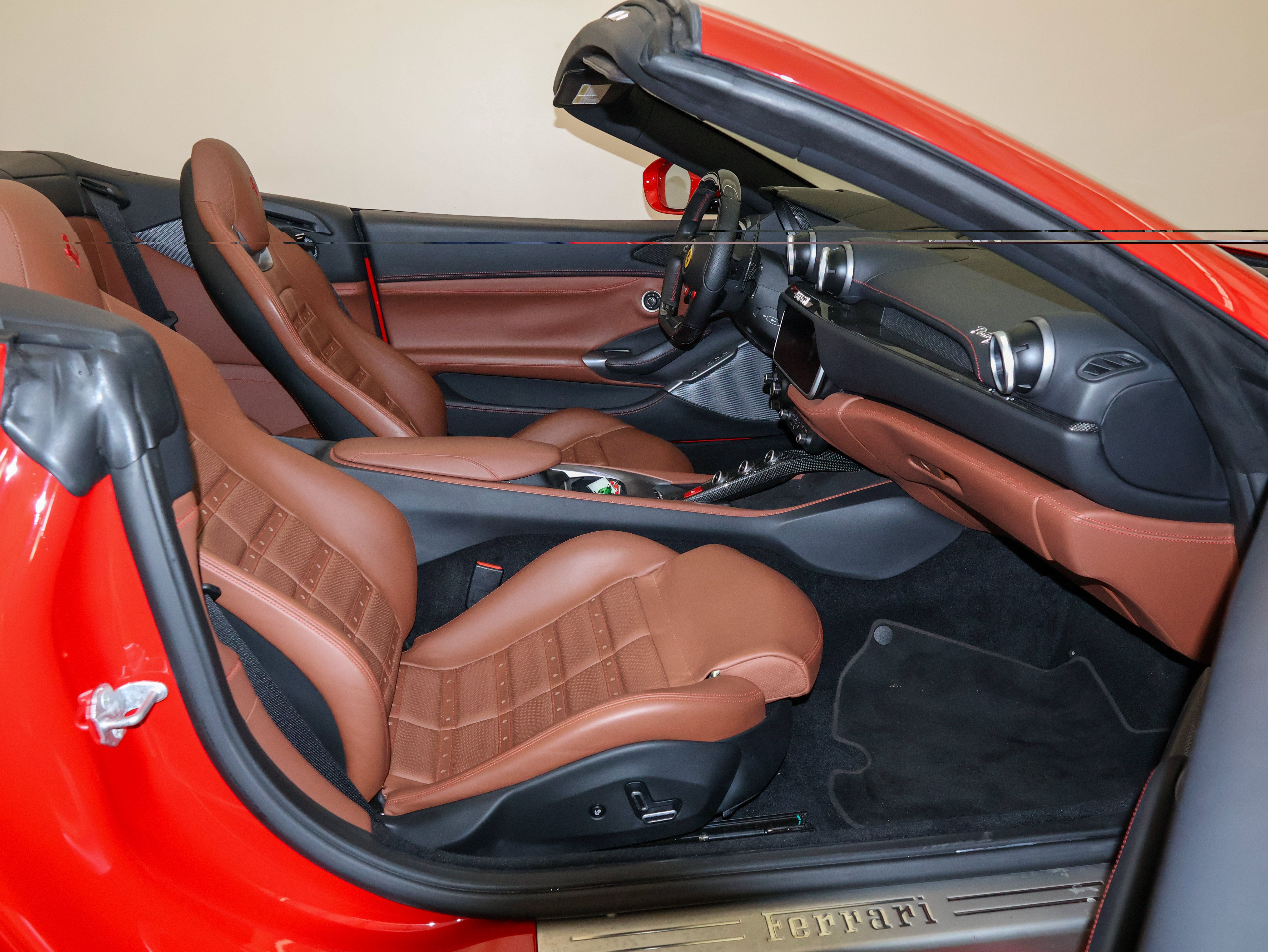 Used 2019 Ferrari Portofino RWD image 49