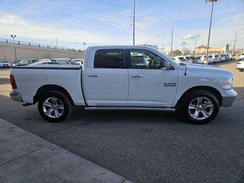 Used 2016 RAM 1500 Classic SLT w/ Luxury Group image 7